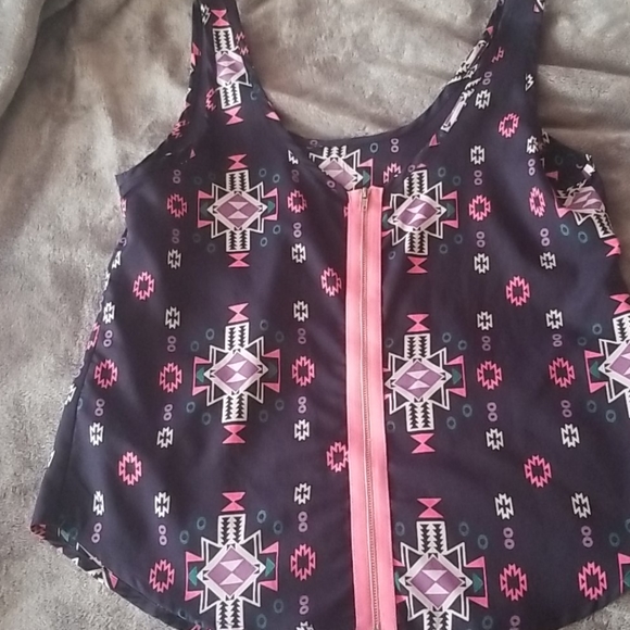 Top - Picture 2 of 2